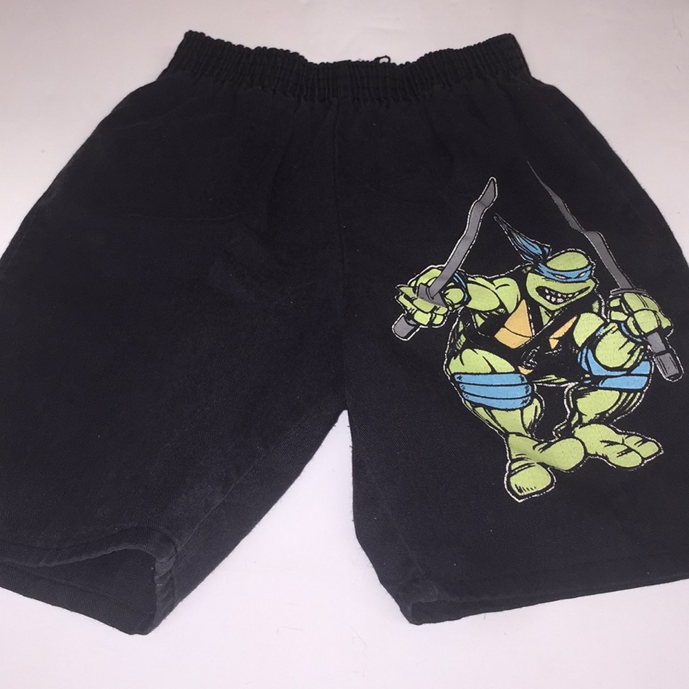 little boys ninja turtle Shorts size ymd?